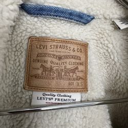 Levi’s Sherpa Trucker Jacket (XS)