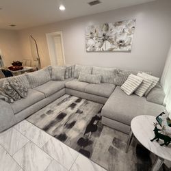 Moreau Street 3PC Sectional With Chaise Right