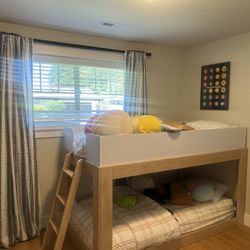 Max & Lily Mid-Century Modern Twin Over Twin Low Bunkbed