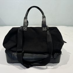 Beautiful Beis Weekend Travel Bag In Black With Show Compartment