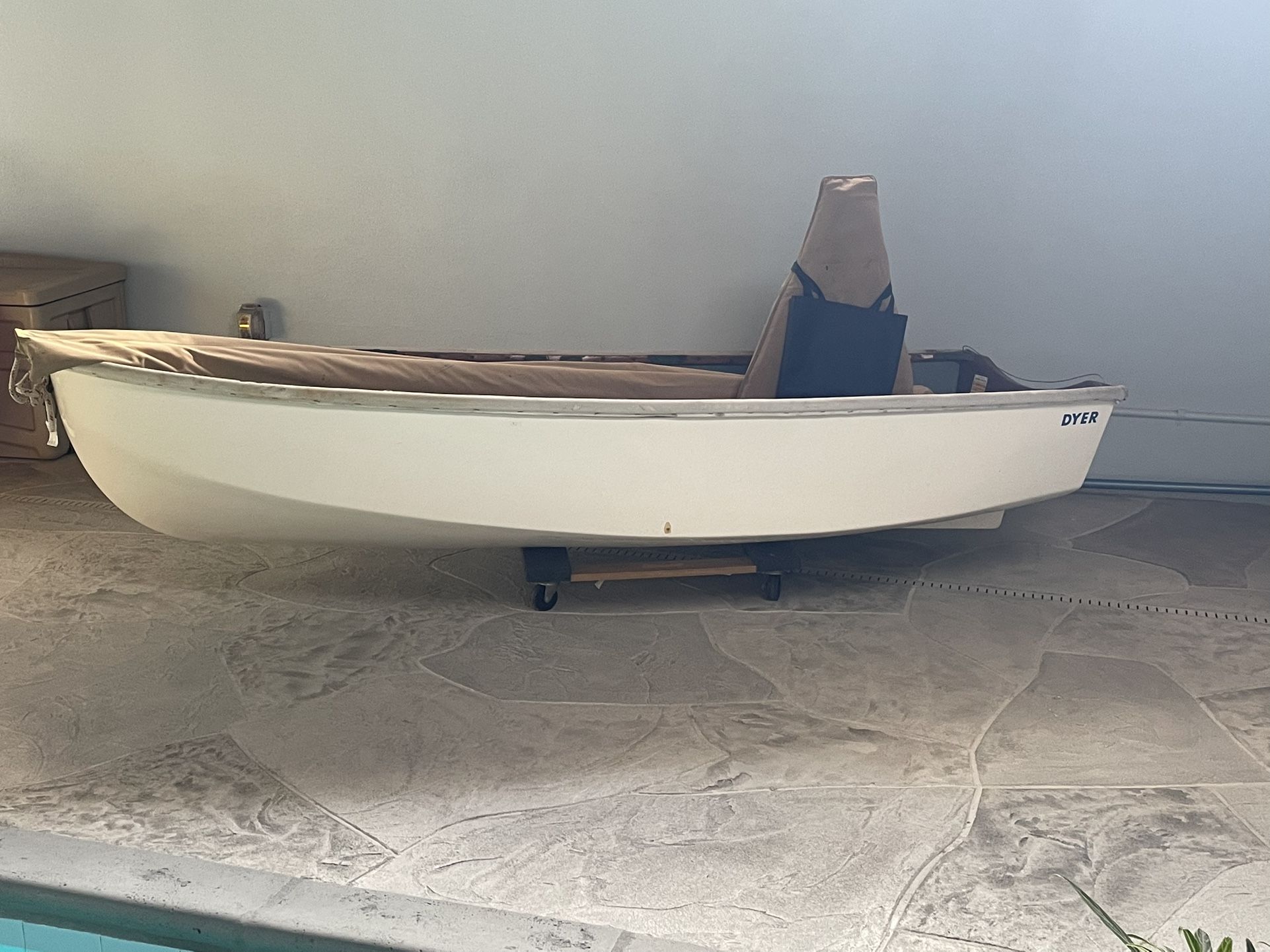 1999   9’ Dyer Sailing Dinghy