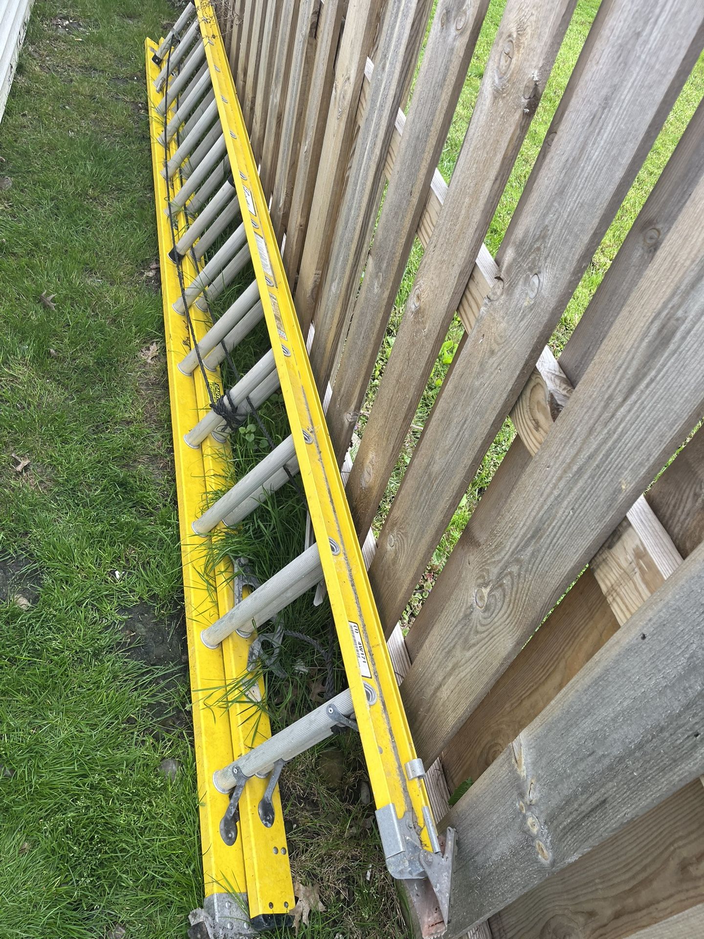 Fiberglass 28’ Ladder