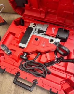 Milwaukee 13 Amp 1-5/8 in. Magnetic Drill Kit