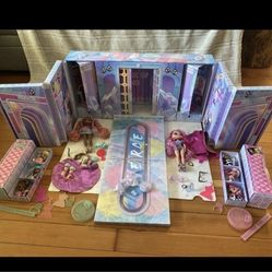 LOL Dolls Fashion Show Mega Runway (80 Surprises)