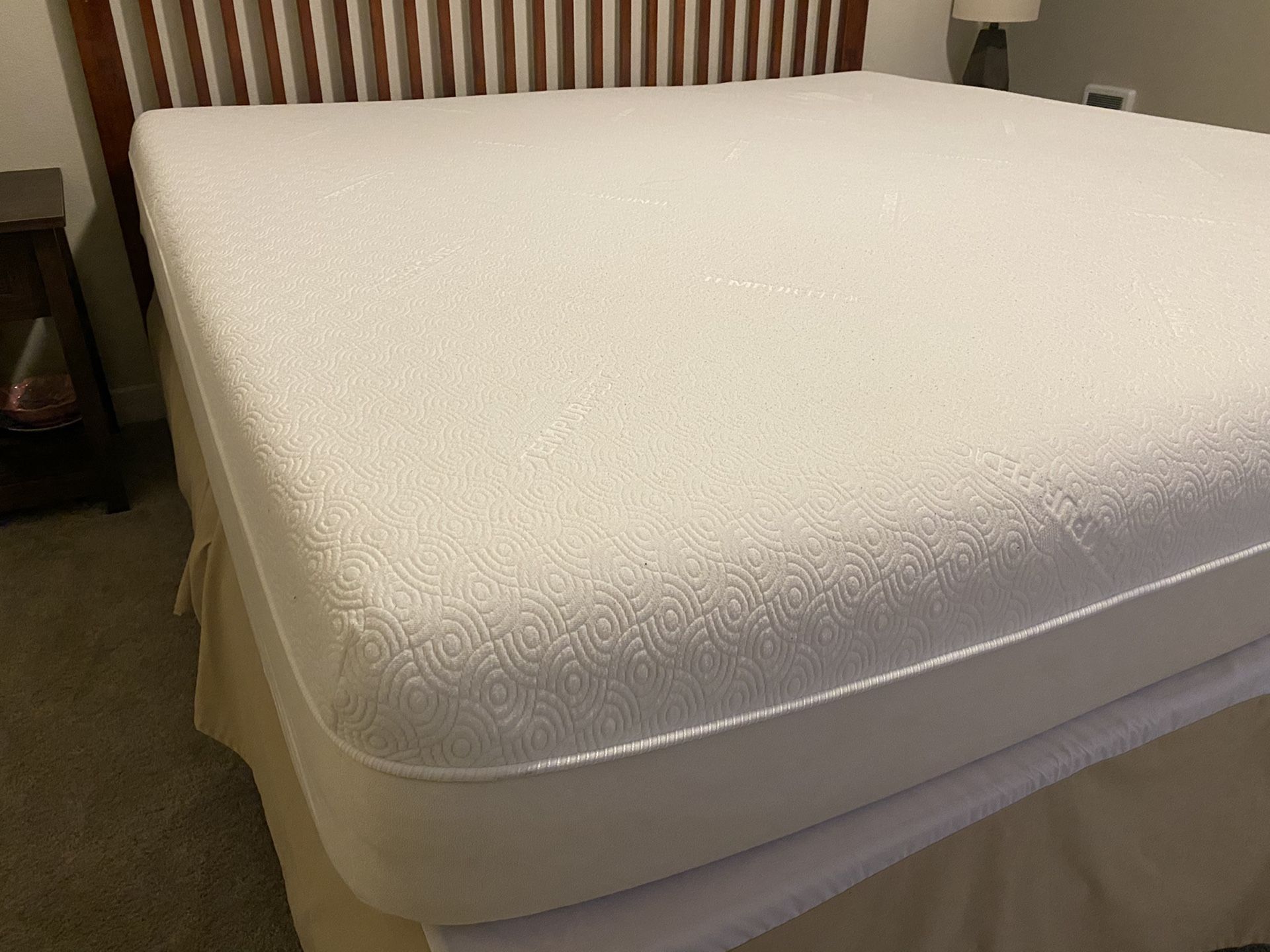 King Size TempurPedic Mattress, support/leveling platforms, for Sale
