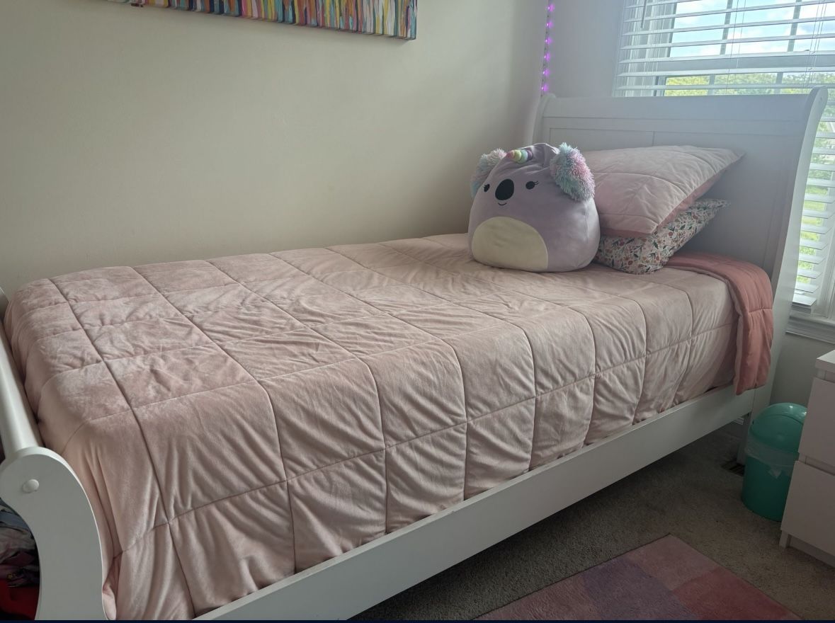 CAMA TWIN BED + MATTRESS AND BOX INCLUYED  