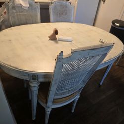 Dining Table  +4 Chairs 