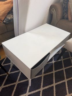 Coffee table/ TV table