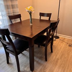 Wooden dinning Table With Chairs