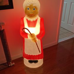 Vintage Blow Mold - 40" MRS. SANTA CLAUS - Don Featherstone - Union Products