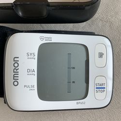 Omron IntelliSense 7 BP652 Blood Pressure Monitor