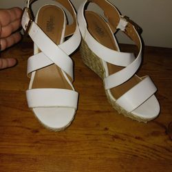 Very Nice Ladies Size 7 Wedge Heels 