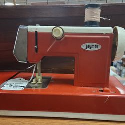 VINTAGE SEWING MACHINE  JAYMAR