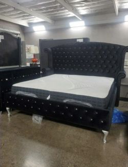 NEW Black Crystal Tufted Bed Frame / Complete Matching Bedroom Set Options Available 