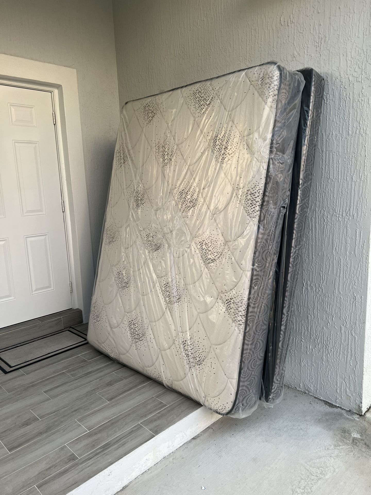 561⭐️410⭐️3893⭐️Mattresses: twin, Full, Queen, king mattresses!!!!!! Regular, plush, pillow top available!🚚!!!’⭐️ Habló español