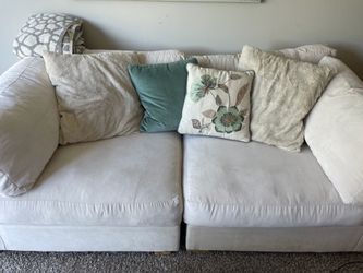 Macy’s Sectional Sofa – Ivory/Cream