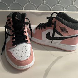 Women’s NIKE jordan 1 mid trainers pink quartz