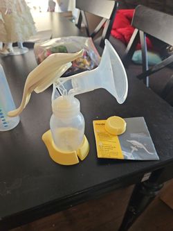 Medela Harmony Manual Breast Pump Kit
