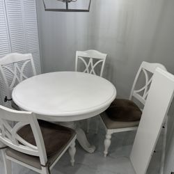 Table With 4 Chairs And Extension Piece