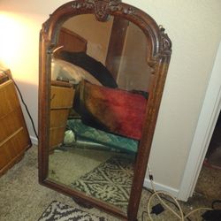 VINTAGE ANTIQUE MIRROR 