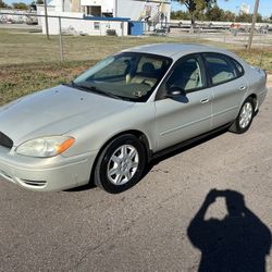 2004 Ford Taurus