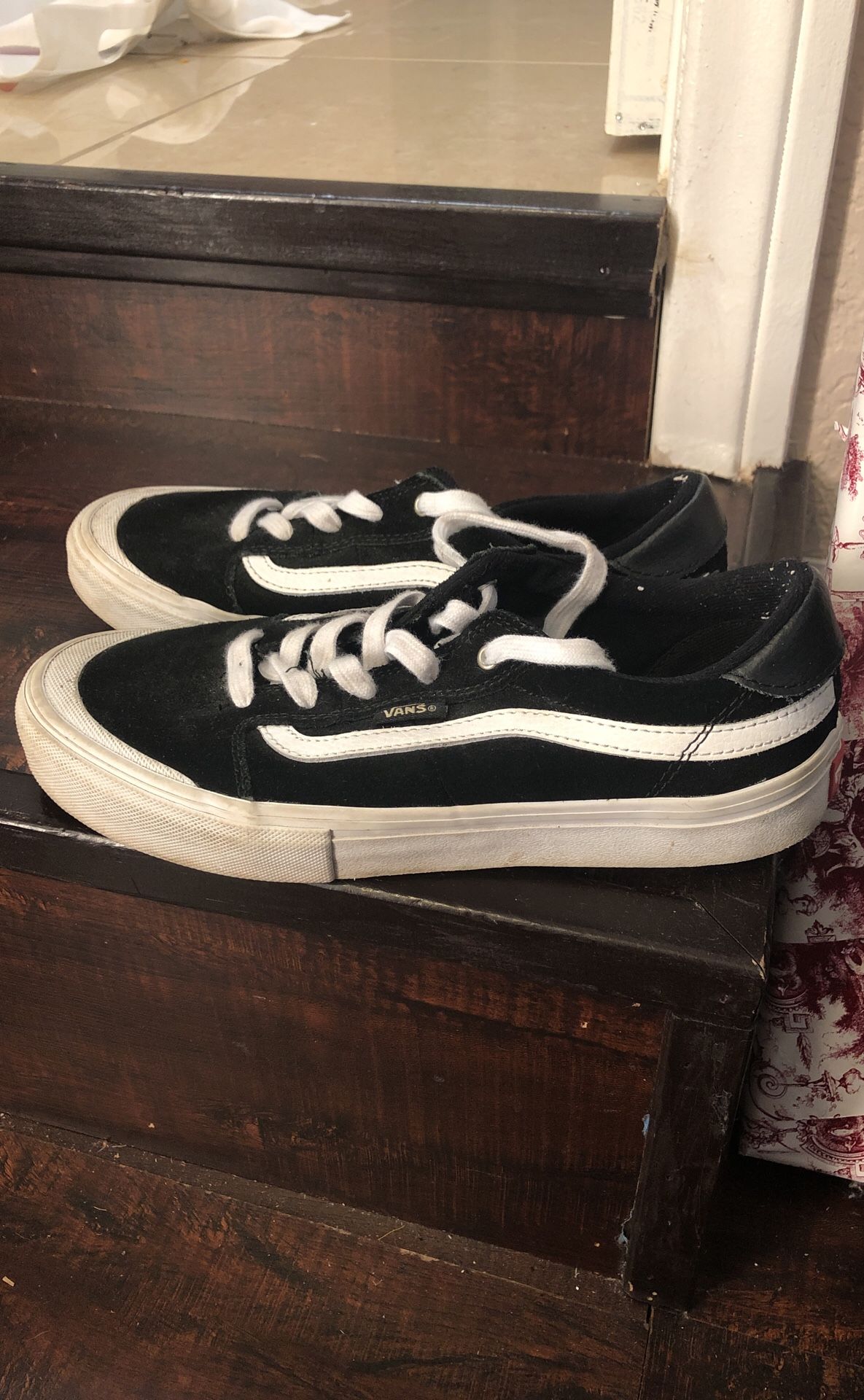 Clean vans black