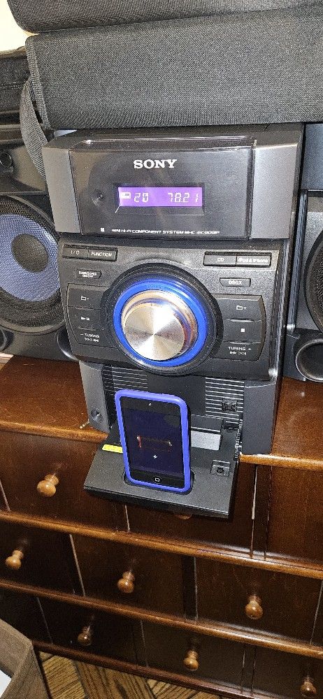 Sony MHC-EC909iP iPod HI-FI Component AM/FM CD Shelf Stereo System With 3 Speakers
