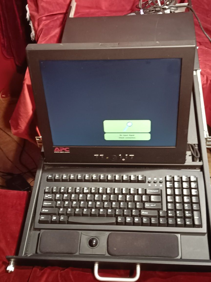 APC S115 1U Rackmount Monitor Keyboard Mouse KVM Console