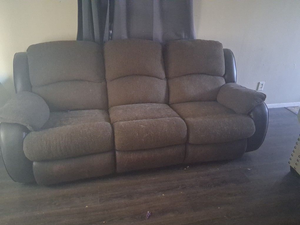 Couch With Recliners