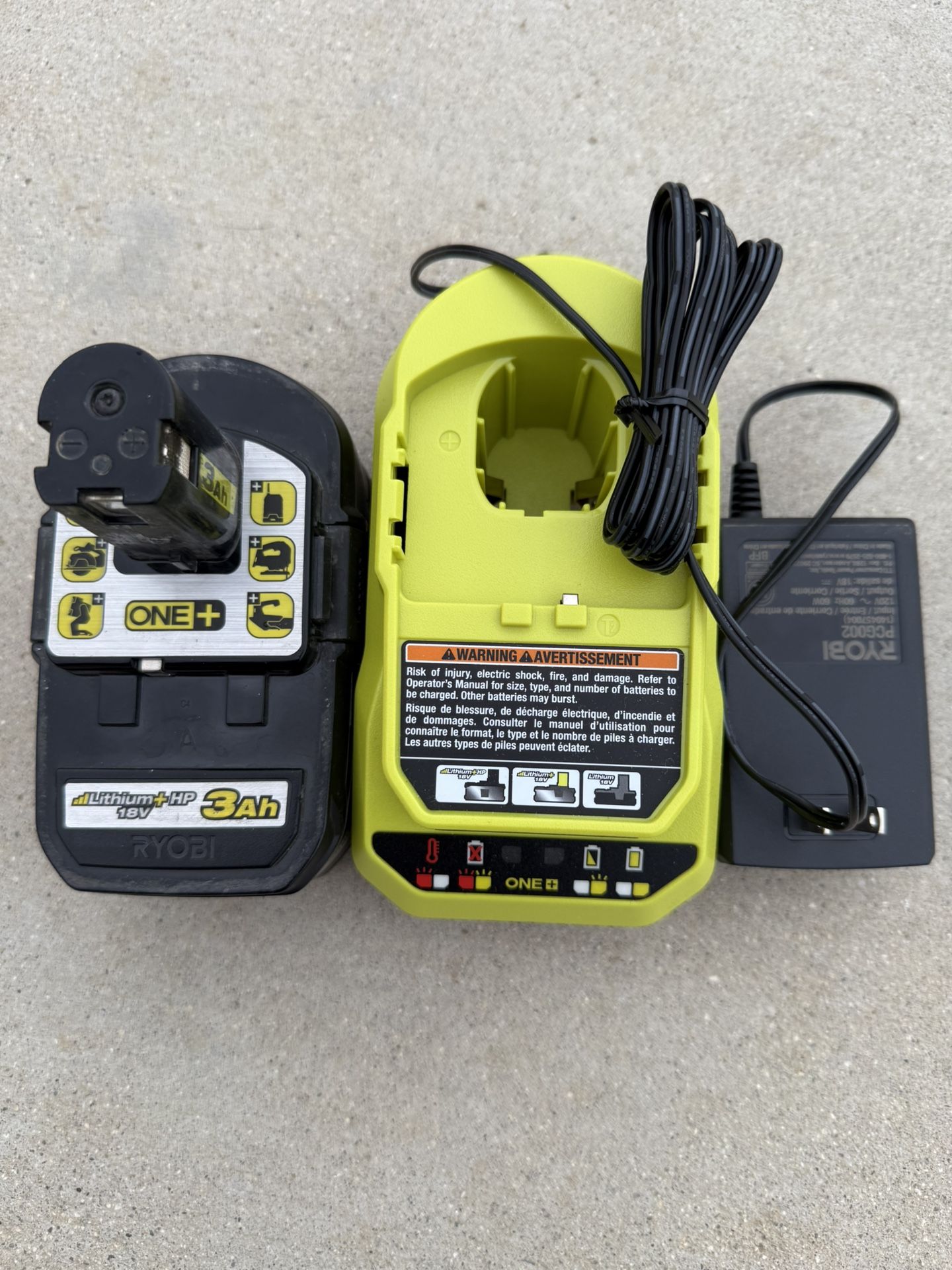 RYOBI CHARGER 18VOLTS