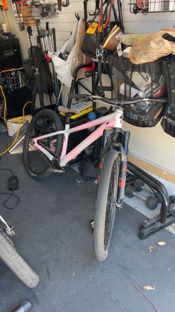Selling specialized dirt jumper p3 no trades