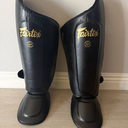 Fairtex SP8 Shin guards (Large) 