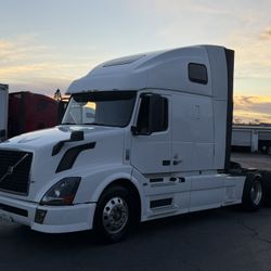 2015 Volvo 670