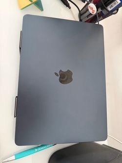 Mac  M5 13 inch