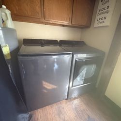 LG High Efficiency Washer & Dryer ( Matte Black )