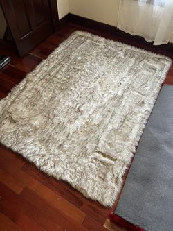 Fluffy Faux Fur Rug