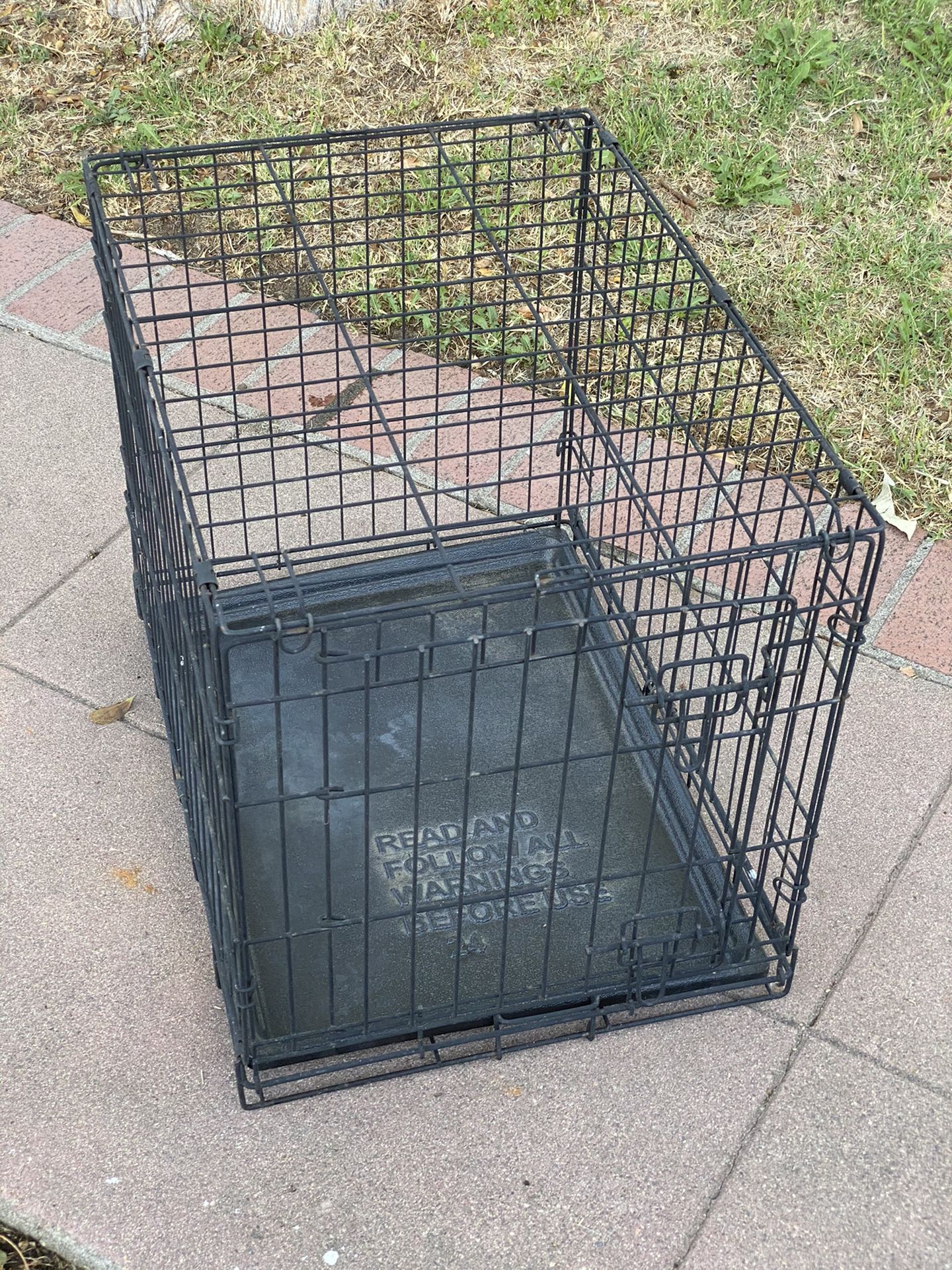 Metal DOG crate/kennel - Excellent condition!!