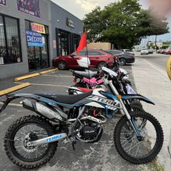 Dirt Bikes 250 Cc