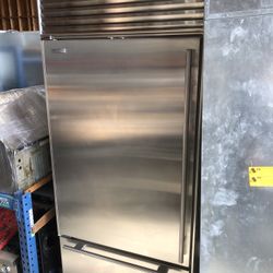 Sub Zero 36” Stainless Steel Built In Refrigerator 