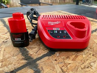 Milwaukee M12 new 3ah battery and charger