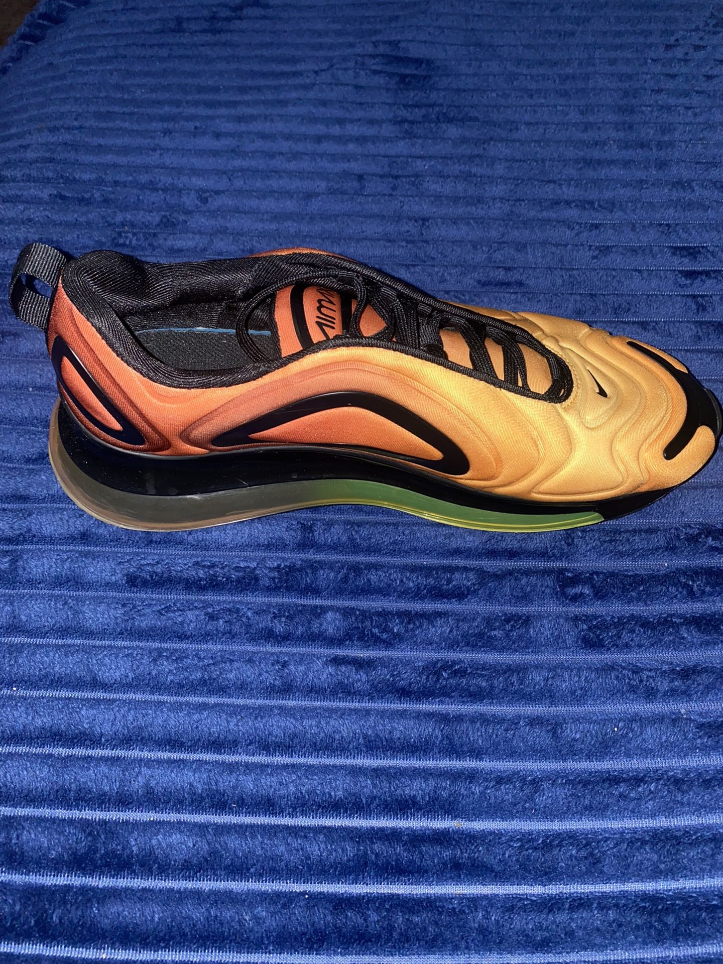 Nike Air Max 720 Sunset Nike Air Max 720 Sunset Women's Size Pink