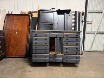 Chest of drawers $240