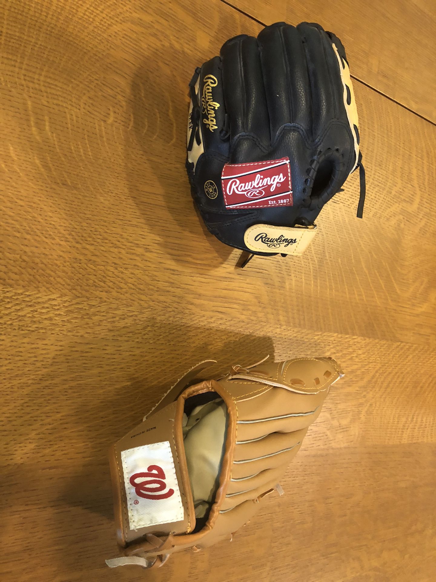 Baseball Gloves - Child Sized