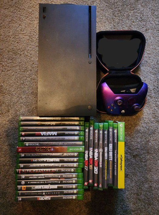 Microsoft XBOX SERIES X With GAMES PICTURED