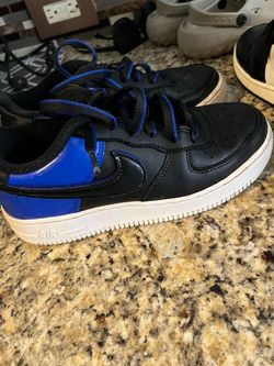 Boys nike size 4