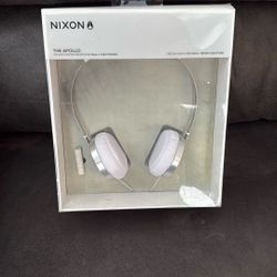 Brand New Nixon The Apollo 40mm/3-button Mic Headphones New, Reno Area