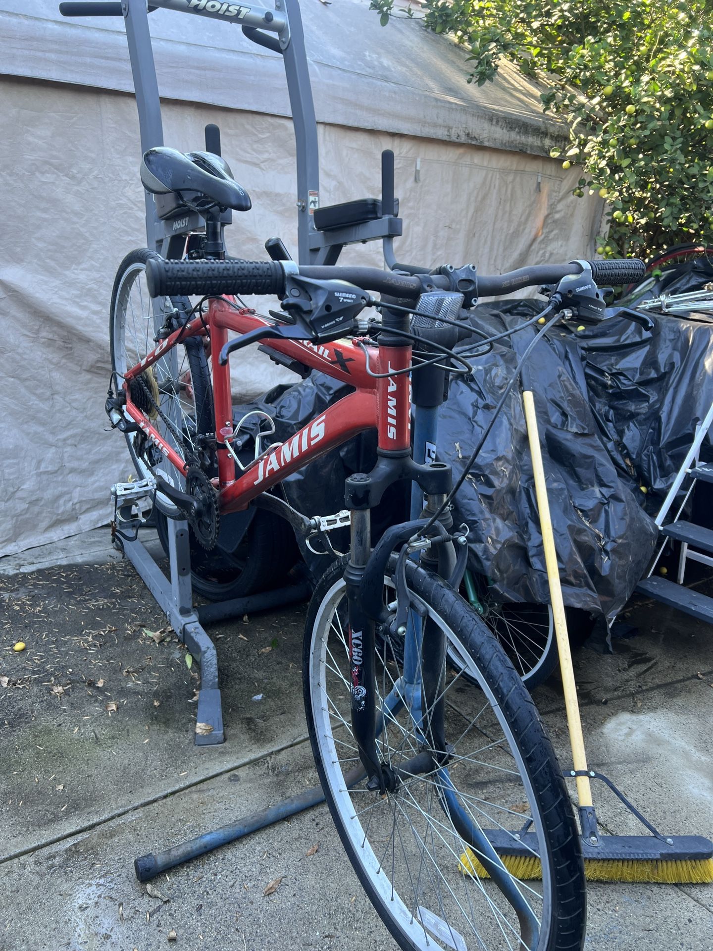 Jamis Trail X 26” Mountain Bike – 19” Frame – Shimano 21-Speed – Ready to Ride!