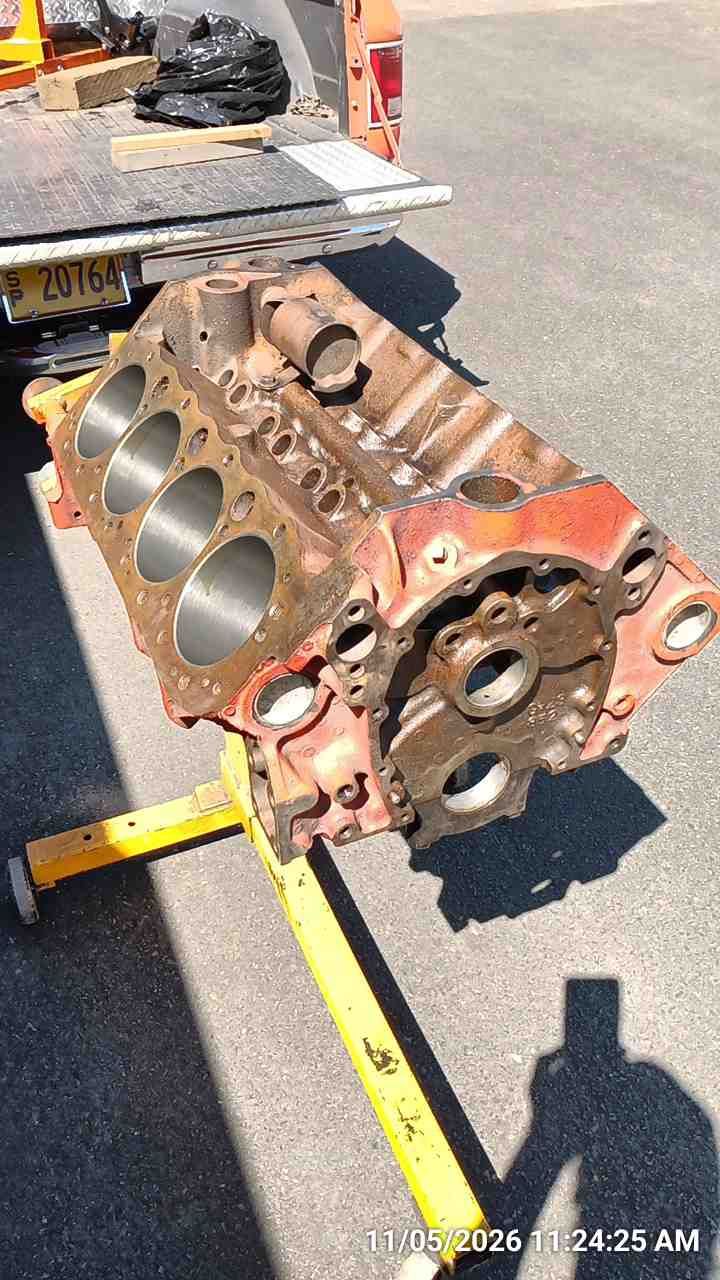 Chevy 283 V-8\power PAC Heads\Crank