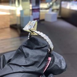 14k Solid Gold With Princess Cut Lady’s  Ring Solitaire Center 2ct Side Diamond 0.54ct Size 7 Available In Stock .lab Grown Diamond .💎💎💎💍💍💍💍