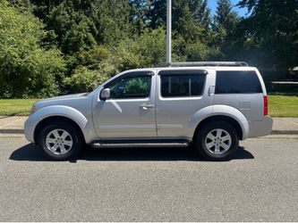 Looking for a dependable SUV that’s ready for work, family trips, or weekend adventures? Check out this 2006 Nissan Pathfinder AWD!  ✅ All-Wheel Drive